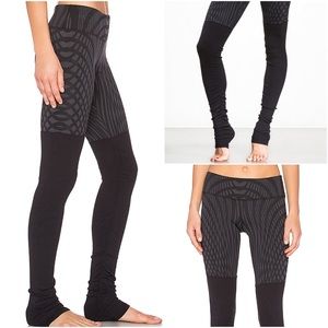 ALO Yoga Black and Gray Patterned Leggings